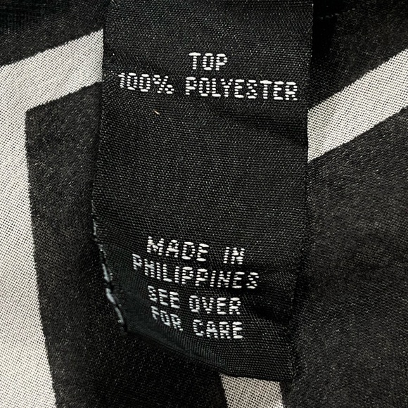 iZ Byer 📌 size small black white chevron sheer 3/4 sleeve scoop neck curved hem - Picture 15 of 16